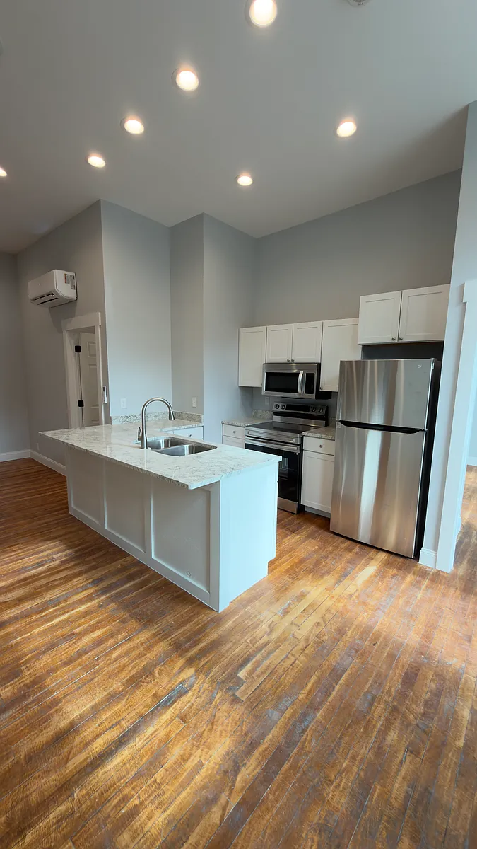 Building Photo - 1602 Central Ave #202