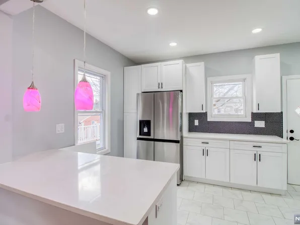 70 7th St, Ridgefield Park, NJ 07660