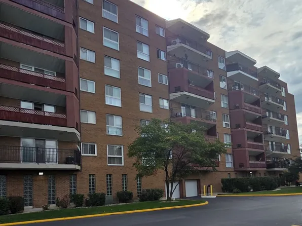300 Park Ave APT 639, Calumet City, IL 60409