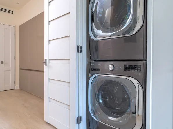 819 Dean Street image 22 of 33