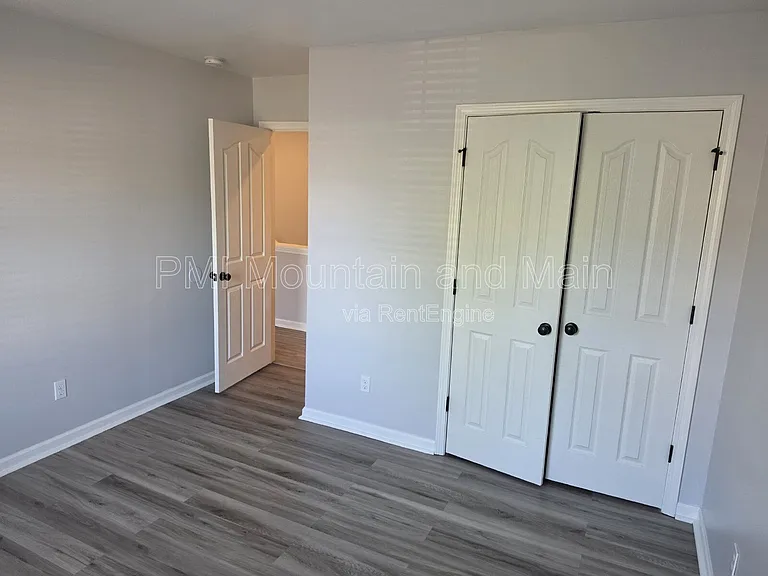 25 Barnett Shoals Dr — Photo 33