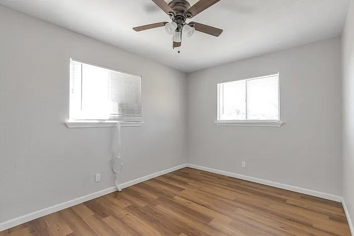 811 John Adams Dr — Photo 10