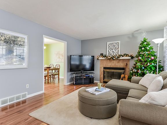 4th image of 1428 Edgeknoll Dr SE