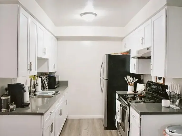 1 bed, $2,300 — Photo 2