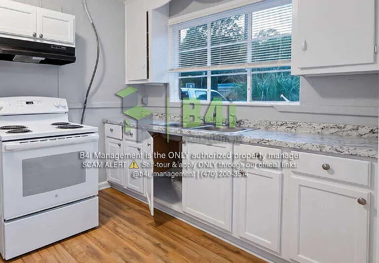 904 Harbison Dr — Photo 5