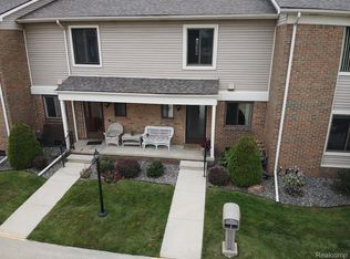 1660 River Rd APT 6, Marysville, MI 48040