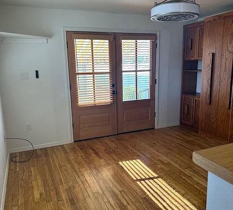 5th image of 1340 E Missouri Ave