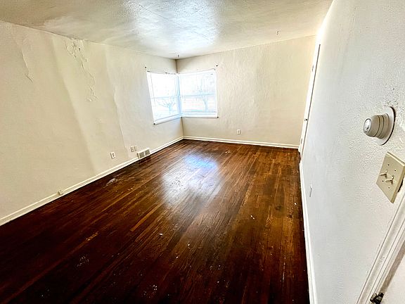 2nd image of 1019 Old Orchard Ave #3