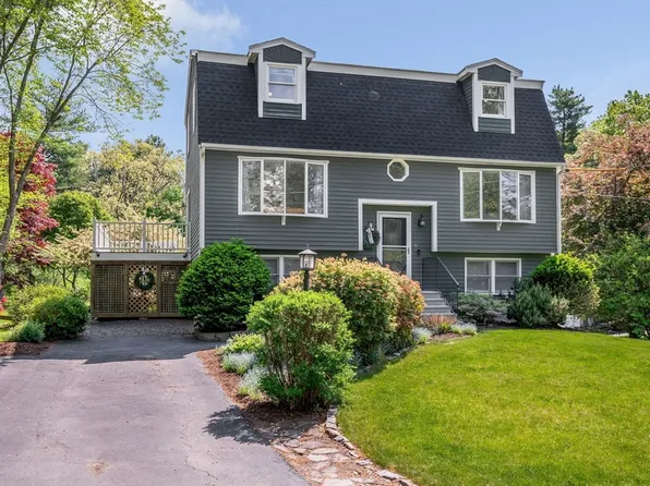 8 Avery St, Wilmington, MA 01887