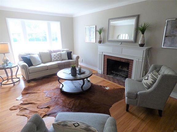 2nd image of 449 Foreston Pl