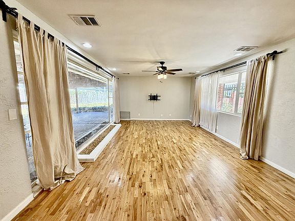 4th image of 3217 Corby St