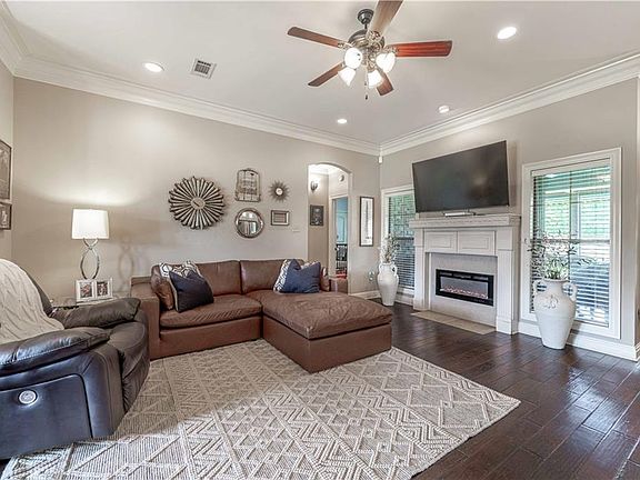 5th image of 100 Iberia Ln
