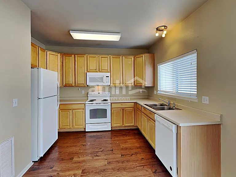 1123 S Flatrock Cir — Photo 3