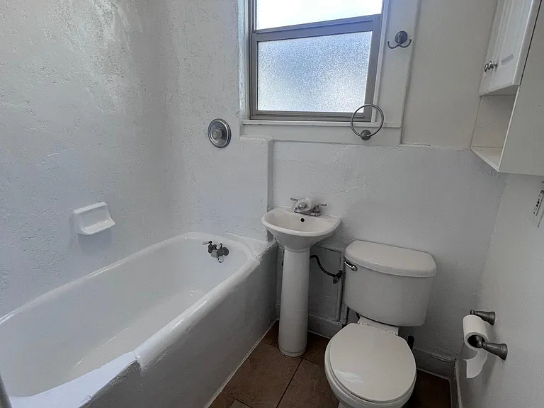 1031 E Palm Ln — Photo 11