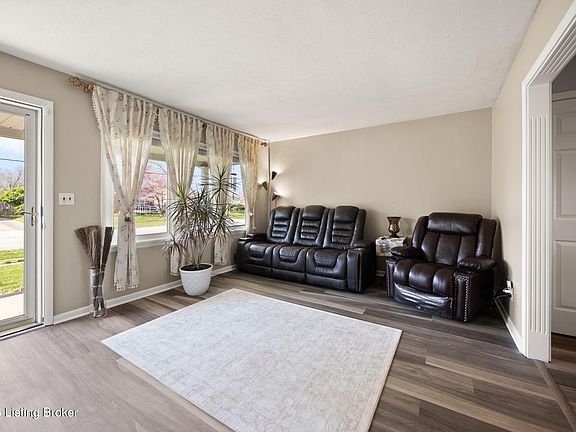 3rd image of 2407 Roddy Rd