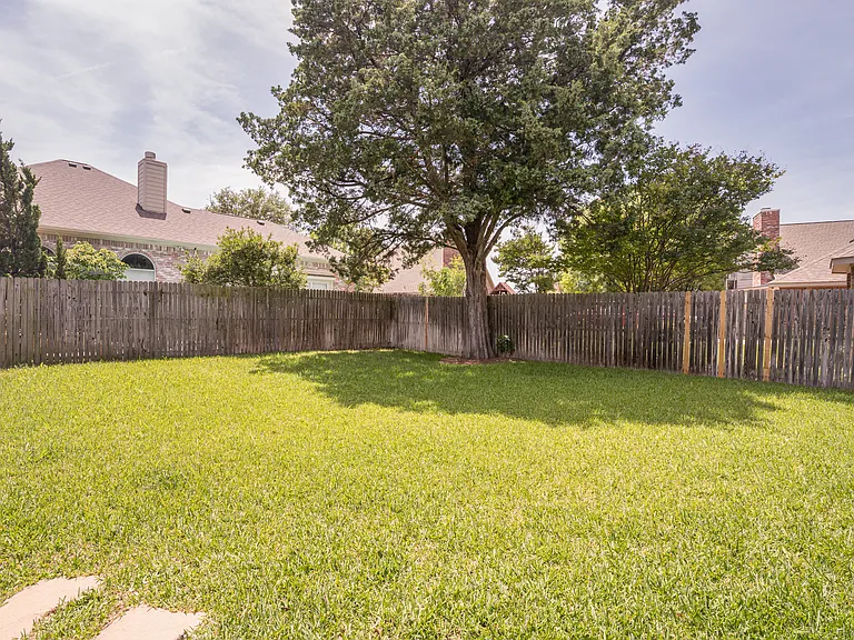 308 Sycamore Dr — Photo 25