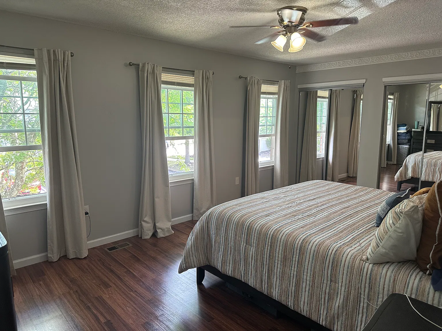3 bed, 1760 sqft, $3,100 — Photo 4