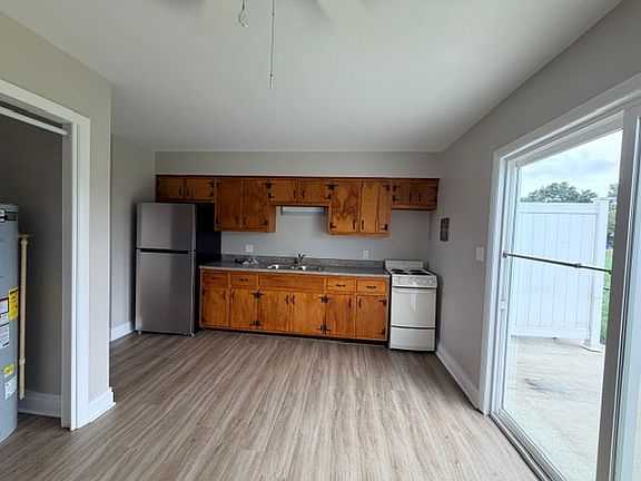 4th image of 3072 Maiden Ln