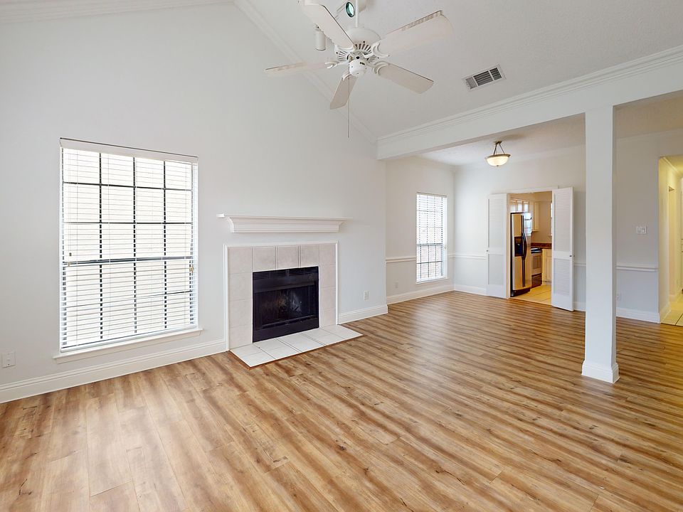 1st image of 3110 Devonshire Dr #3110