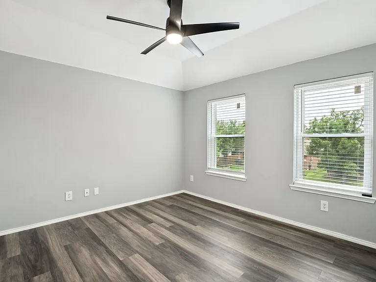 1016 Aviary — Photo 17