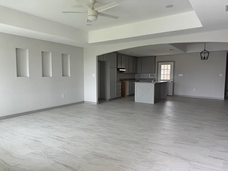1432 El Caporal Dr — Photo 3