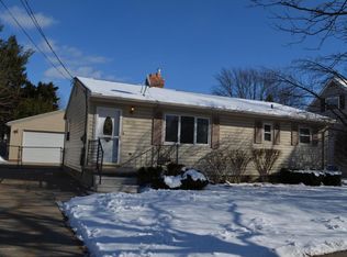 6029 Annapolis Dr, Lansing, MI 48911