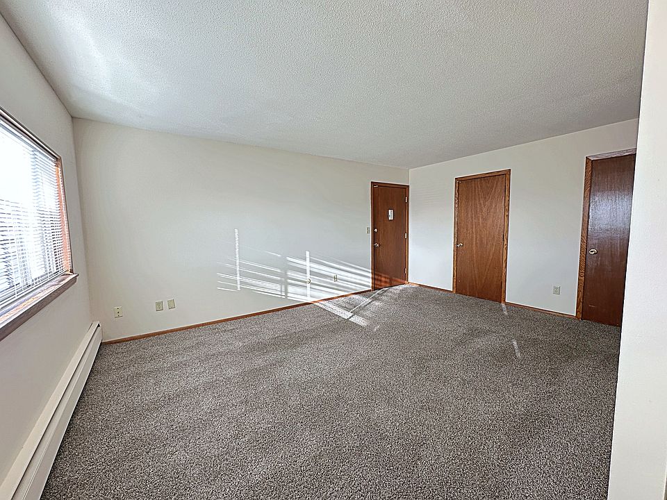 1 BR Living Room