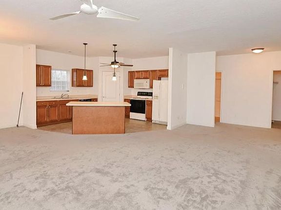 2nd image of 1112 Periwinkle Dr