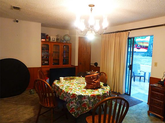 4th image of 802 Little Ave