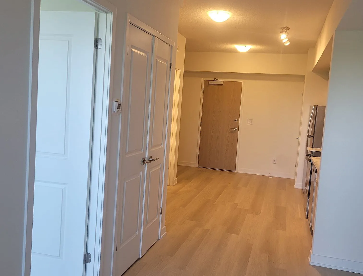 Yorkwoods Condo — Photo 2