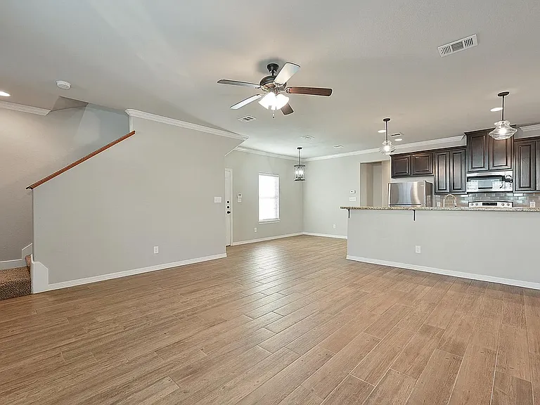 401 Ash St — Photo 17