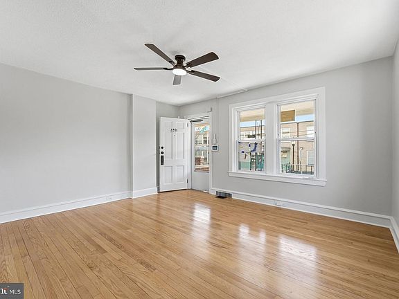 3rd image of 2201 N Locust St
