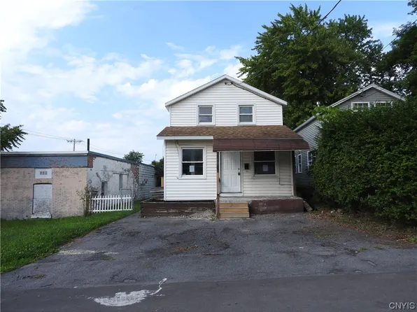 416 Willumae Dr, Syracuse, NY 13208