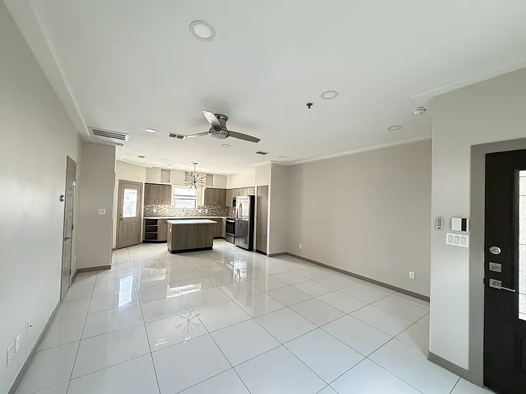 3302 S Sugar Rd #D — Photo 3