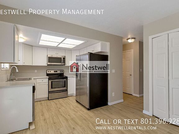 4th image of 1419 Darling St APT 4