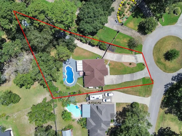 910 Apollo St, New Caney, TX 77357