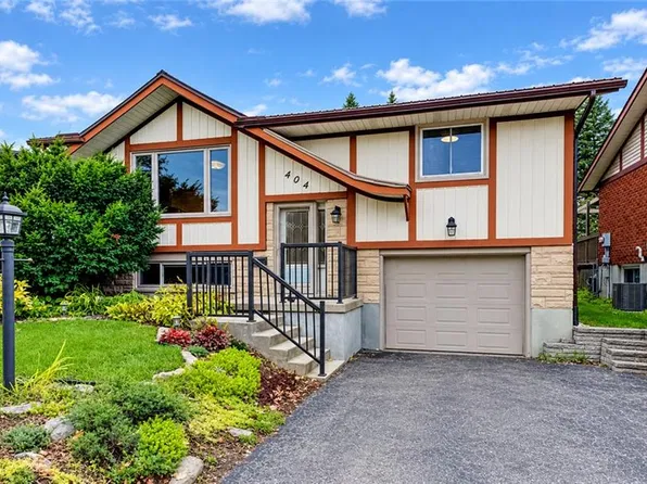 404 Lakeview Dr, Waterloo, ON N2L 4Z6