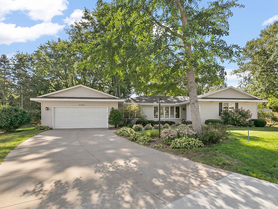 1st image of 2092 Cameron Cir