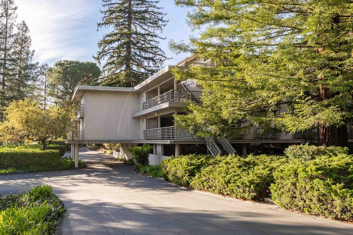1100 Sharon Park Dr APT 3
