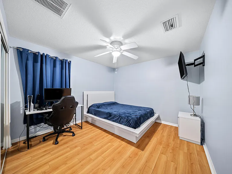 5918 NW Hann Dr — Photo 36