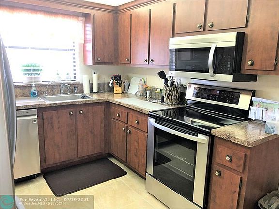 3rd image of 10433 W Sunrise Blvd #209
