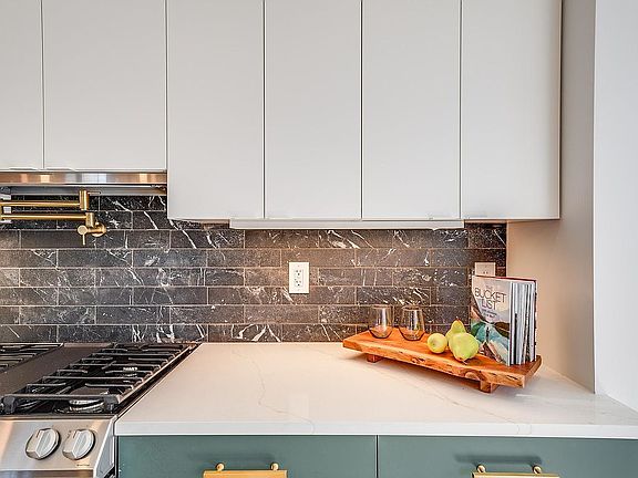 4th image of 81 Astor Pl #2