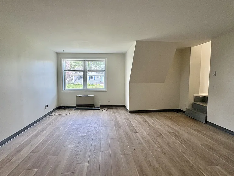 82 N Kelsey St #4 — Photo 8