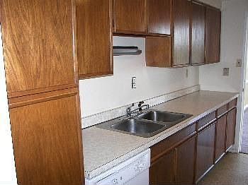 5th image of 4501 Lindell Blvd APT 6G