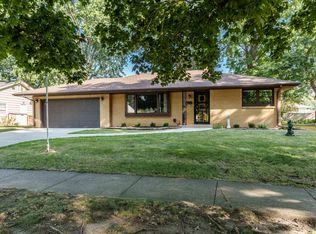 4620 Longmeadow Ln, Rockford, IL 61108