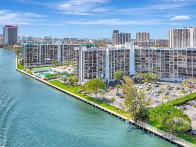 600 Parkview Drive #512, Hallandale Beach, FL, 33009