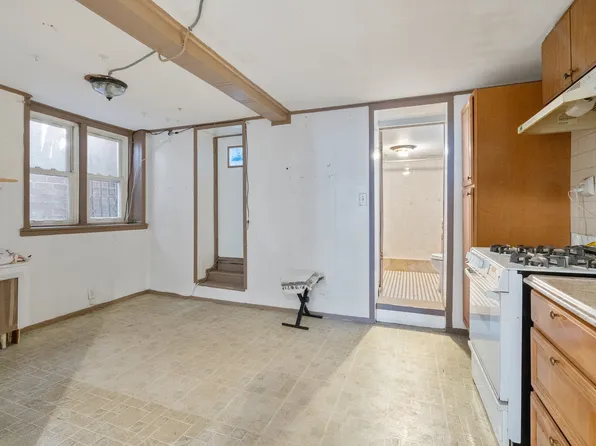 100-30 Martense Avenue image 8 of 36