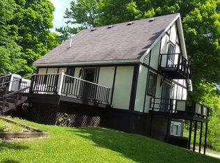 6396 Woods Trail Dr, Delton, MI 49046