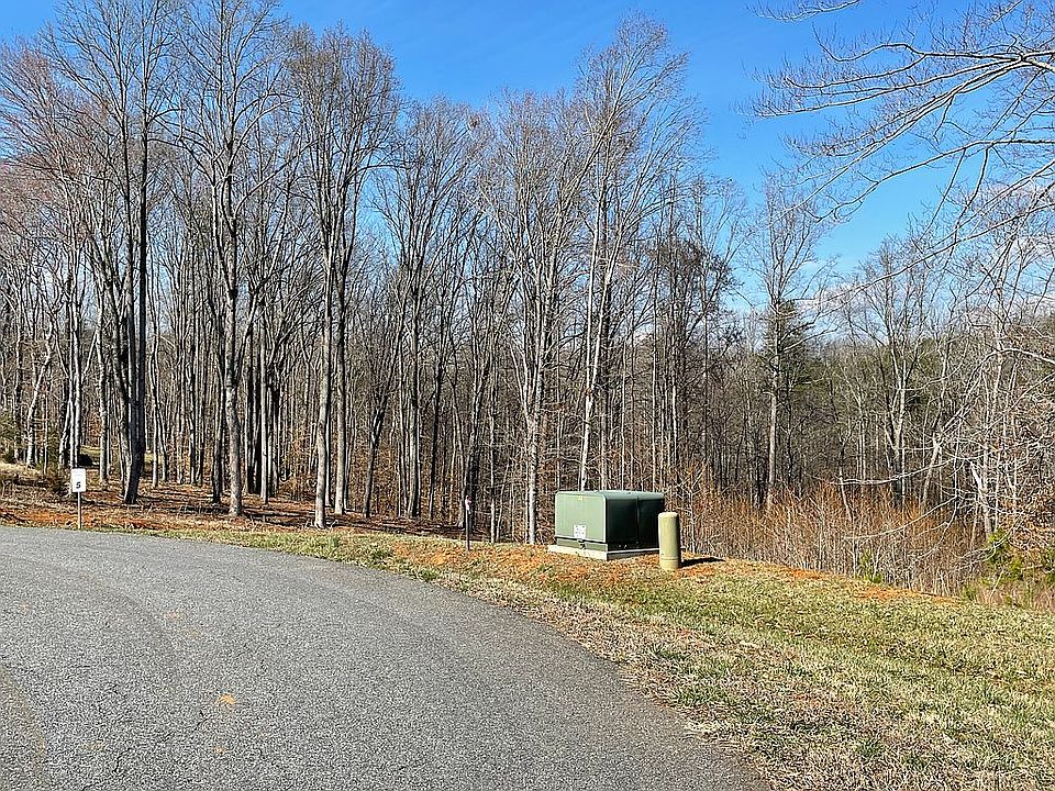 End of cul-de-sac lot #5