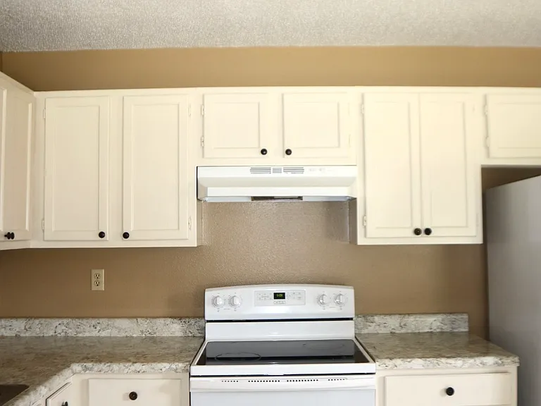 7 Sharon Cir #2 — Photo 5